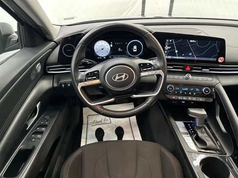 Used 2025 Hyundai Elantra SEL FWD image 22