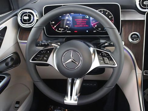 Used 2026 Mercedes-Benz GLC 300 image 17