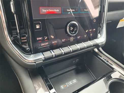 New 2026 GMC Yukon Elevation image 25