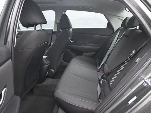 Used 2025 Hyundai Elantra SEL FWD image 16