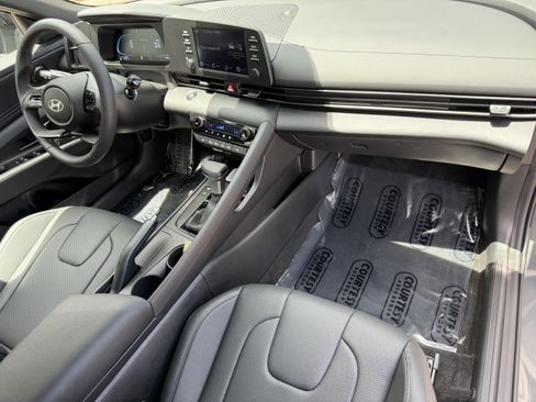 New 2026 Hyundai Elantra SEL Sport FWD image 10
