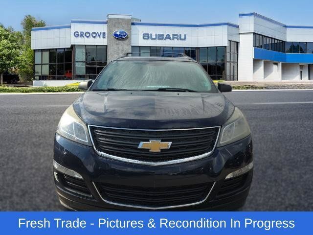 Used 2017 Chevrolet Traverse LS w/ LPO, 'HIT The Road' Package FWD image 8