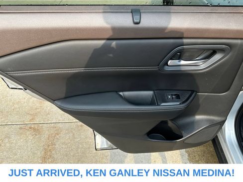 Certified 2023 Nissan Rogue SV w/ SV Premium B Package AWD/4WD image 17