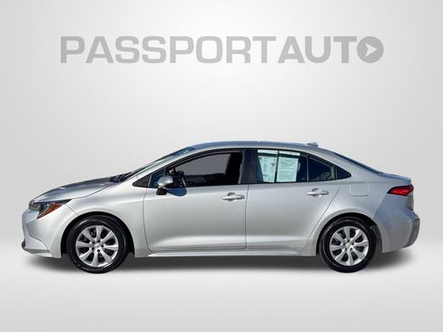 Used 2024 Toyota Corolla LE FWD image 2