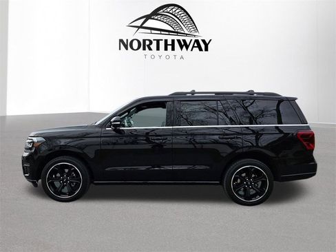 Used 2024 Ford Expedition Limited image 7