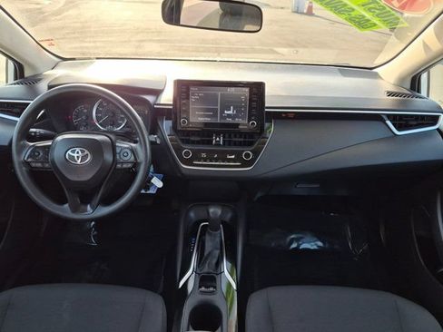Used 2022 Toyota Corolla LE FWD image 15
