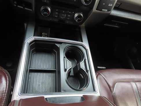 Used 2017 Ford F450 Platinum w/ Platinum Ultimate Package image 27