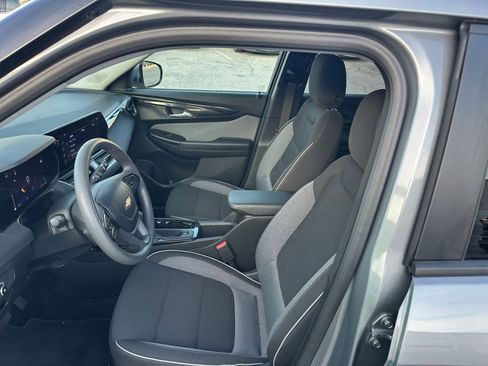 Used 2025 Chevrolet TrailBlazer LT image 24