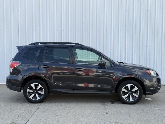 Used 2018 Subaru Forester 2.5i Premium w/ All-Weather Package AWD/4WD image 3
