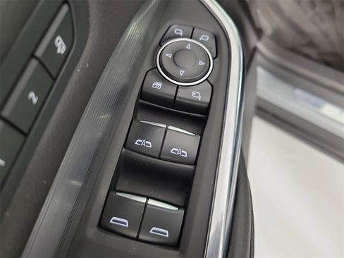 Certified 2025 Cadillac XT4 Premium Luxury image 19