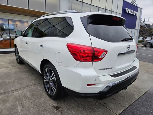 Used 2020 Nissan Pathfinder Platinum image 7