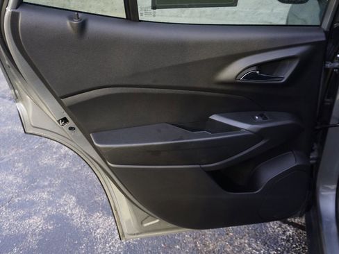 Certified 2025 Chevrolet Trax LT w/ LT Convenience Package image 24