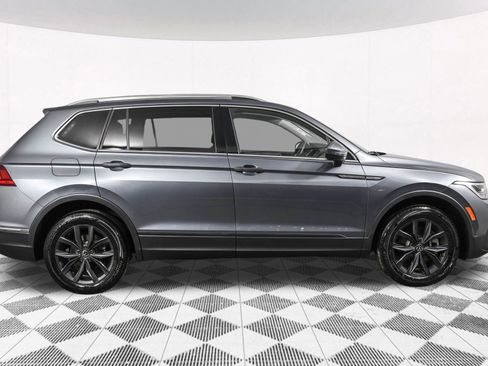 Used 2024 Volkswagen Tiguan SE image 12