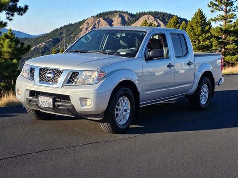Used 2020 Nissan Frontier SV RWD image 3