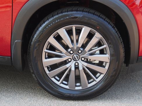 Used 2024 Nissan Pathfinder SL w/ SL Premium Package image 9