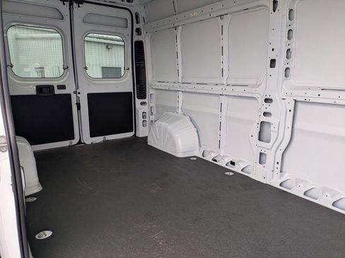 Used 2024 RAM ProMaster 2500 FWD image 32