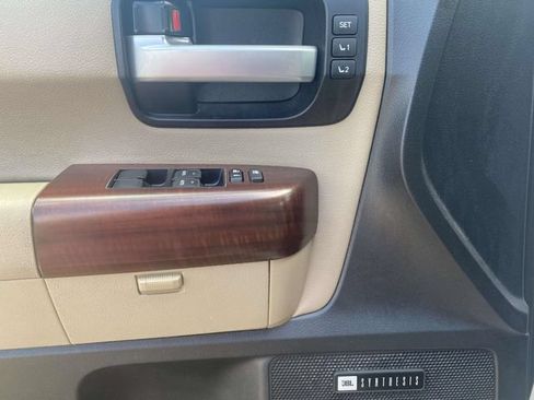 Used 2014 Toyota Sequoia Platinum RWD image 14