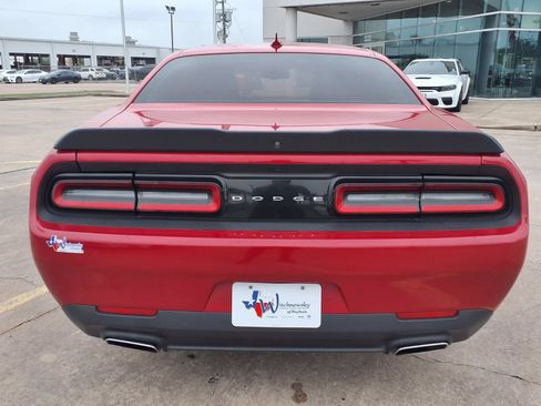 Used 2016 Dodge Challenger SXT w/ Blacktop Package RWD image 6