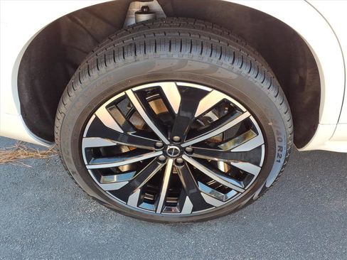 New 2026 Volvo XC90 B6 Ultra w/ Protection Package Premier image 8