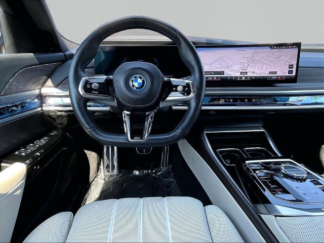 Used 2023 BMW i7 xDrive60 AWD/4WD image 10