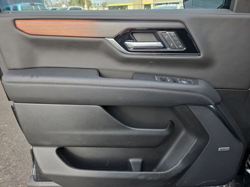 Used 2025 GMC Yukon XL Denali w/ Denali Reserve Package image 15