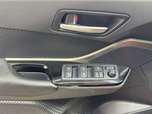 Used 2019 Toyota C-HR XLE image 20