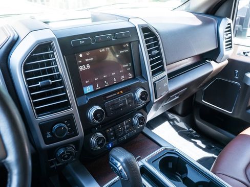 Used 2018 Ford F150 King Ranch w/ Equipment Group 601A Luxury AWD/4WD image 32