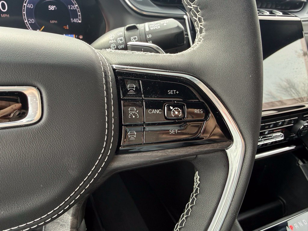 New 2025 Jeep Grand Cherokee Overland AWD/4WD image 16