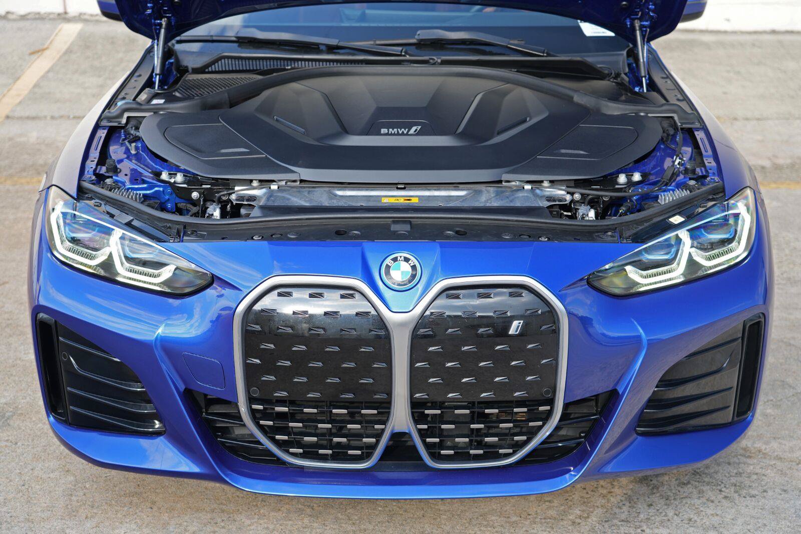 Used 2023 BMW i4 eDrive40 w/ M Sport Package RWD image 8
