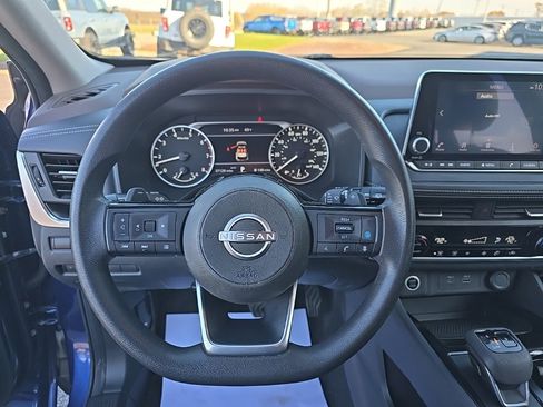 Used 2023 Nissan Rogue SV image 23