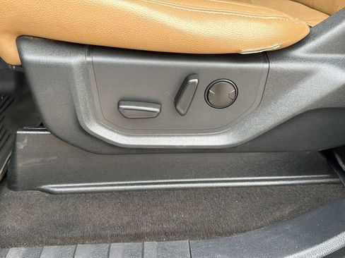 Certified 2022 Ford F350 Lariat w/ Lariat Value Package image 21