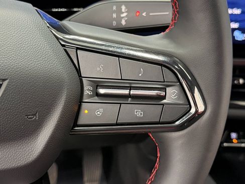 Used 2025 Chevrolet Equinox EV RS FWD image 21