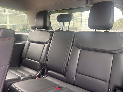 Used 2025 Ford Expedition Active AWD/4WD image 15