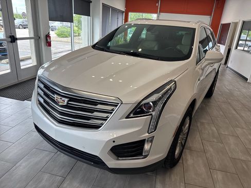 Used 2017 Cadillac XT5 Luxury AWD/4WD image 6