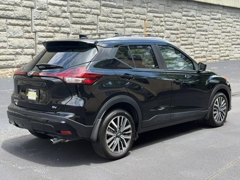 Used 2023 Nissan Kicks SV w/ Interior Electronics Package FWD image 7