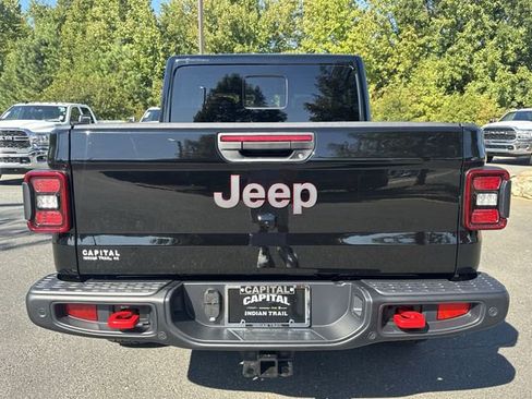 New 2025 Jeep Gladiator Rubicon image 12