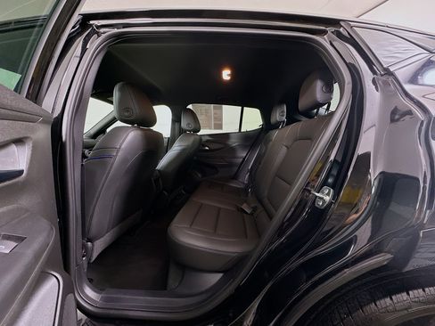 Used 2025 Buick Envista Sport Touring image 26