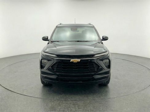 Used 2025 Chevrolet TrailBlazer LT image 2