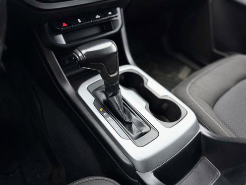 Used 2019 Chevrolet Colorado LT w/ LT Convenience Package image 18