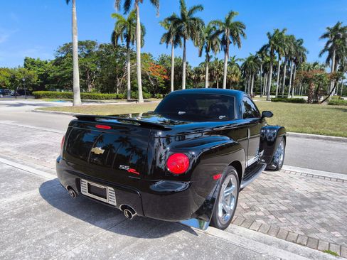 Used 2006 Chevrolet SSR w/ Preferred Equipment Group RWD image 33