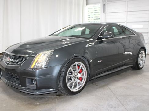 Used 2015 Cadillac CTS V RWD image 4