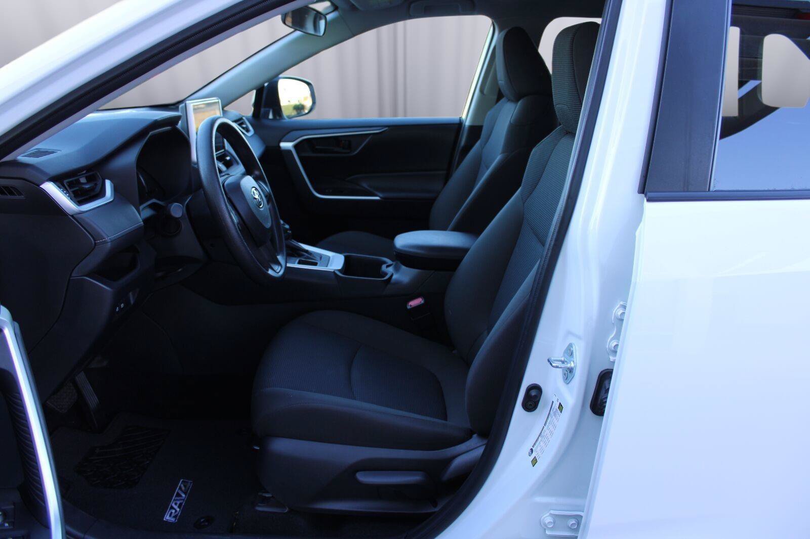 Certified 2024 Toyota RAV4 LE AWD/4WD image 34
