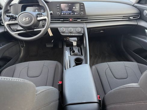 New 2026 Hyundai Elantra SE FWD image 13