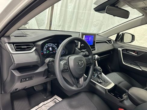 Used 2025 Toyota RAV4 XLE image 15