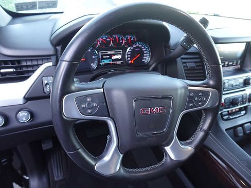 Used 2020 GMC Yukon SLE AWD/4WD image 12