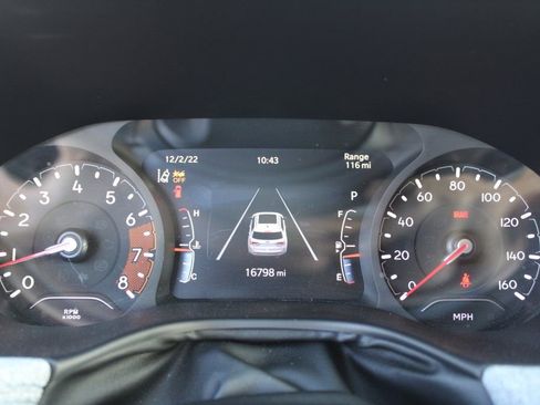 Used 2024 Jeep Compass Latitude image 16