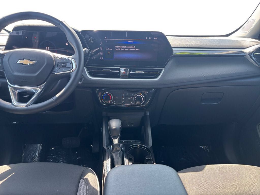 Used 2024 Chevrolet TrailBlazer LT w/ LT Cold Weather Package FWD image 15