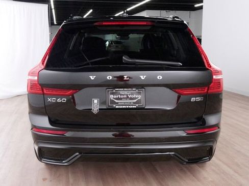 Certified 2025 Volvo XC60 B5 Plus AWD/4WD image 5
