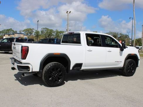 Used 2024 GMC Sierra 2500 AT4 w/ AT4 Premium Plus Package image 13