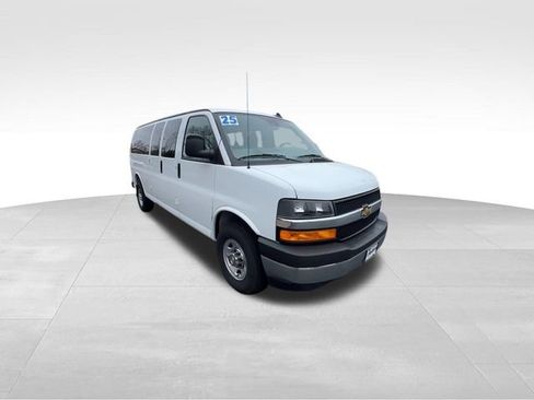 Certified 2025 Chevrolet Express 3500 LT w/ LT Preferred Equipment Group RWD image 2